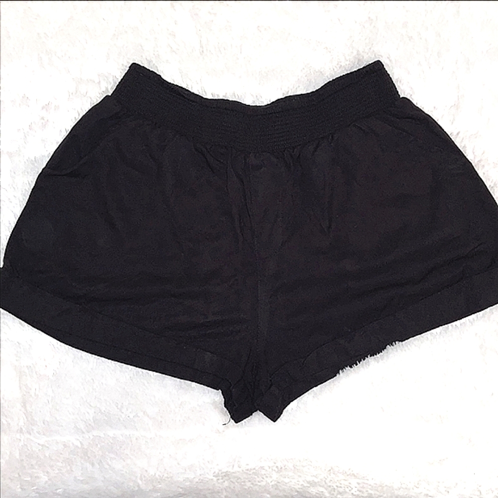 NWOT RVCA KNIT SHORTS MD